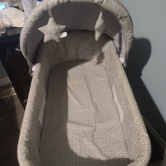 bassinet - Picture 4 of 4